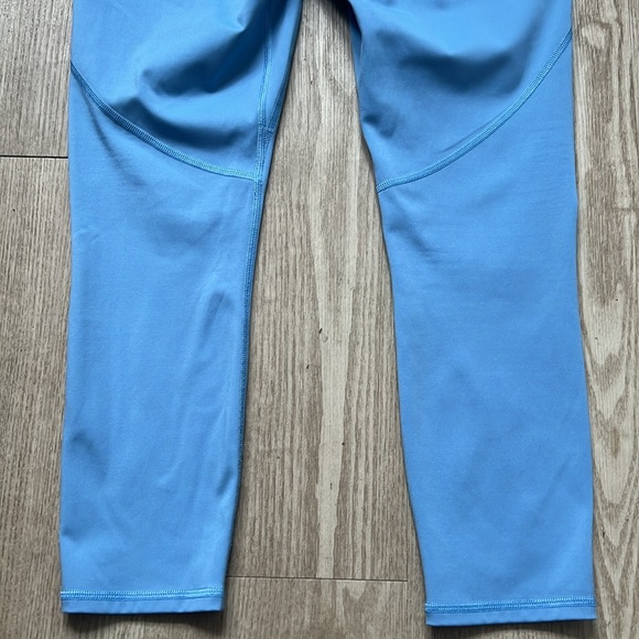 FABLETICS Trinity Motion365® High-Waisted Capri - Picture 8 of 11